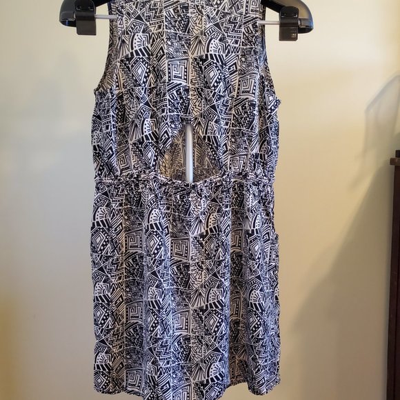 Mossimo Supply Co. Black and White Geometric Design with Cutout in Back - Picture 2 of 8